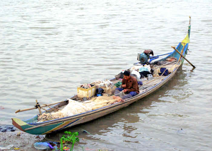 attraction-Prek Thnout Kampot Fishing Boat Parking Area.jpg